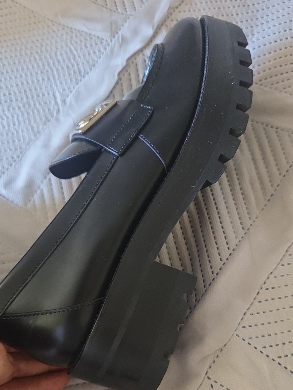 Autentic CHANEL Black Leather CC Logo Loafers with Gold Hardware - Picture 8 of 12
